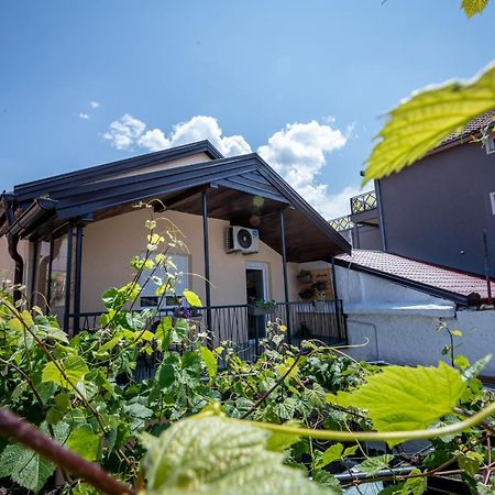 Self Check-In Apartment With Jacuzzi Мостар Екстер'єр фото