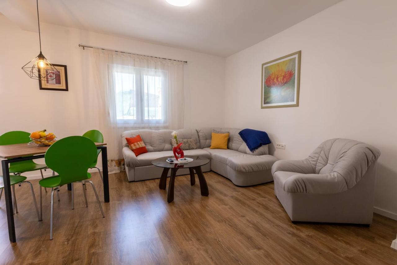 Self Check-In Apartment With Jacuzzi Мостар Екстер'єр фото