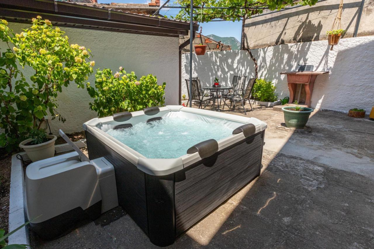 Self Check-In Apartment With Jacuzzi Мостар Екстер'єр фото