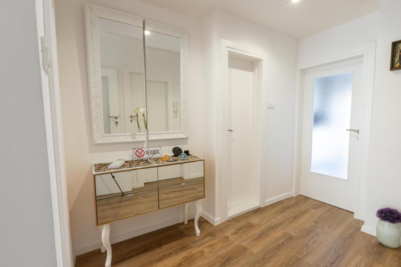 Self Check-In Apartment With Jacuzzi Мостар Екстер'єр фото