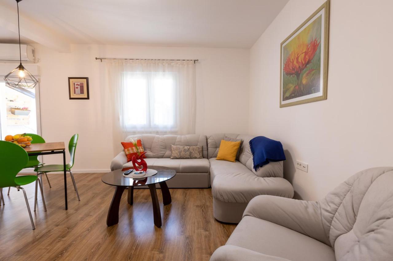 Self Check-In Apartment With Jacuzzi Мостар Екстер'єр фото