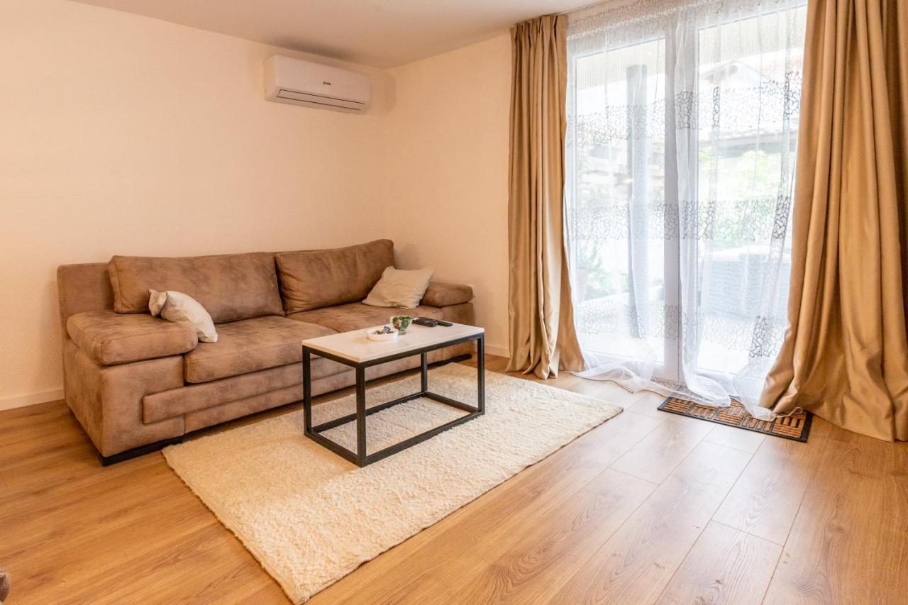 Self Check-In Apartment With Jacuzzi Мостар Екстер'єр фото