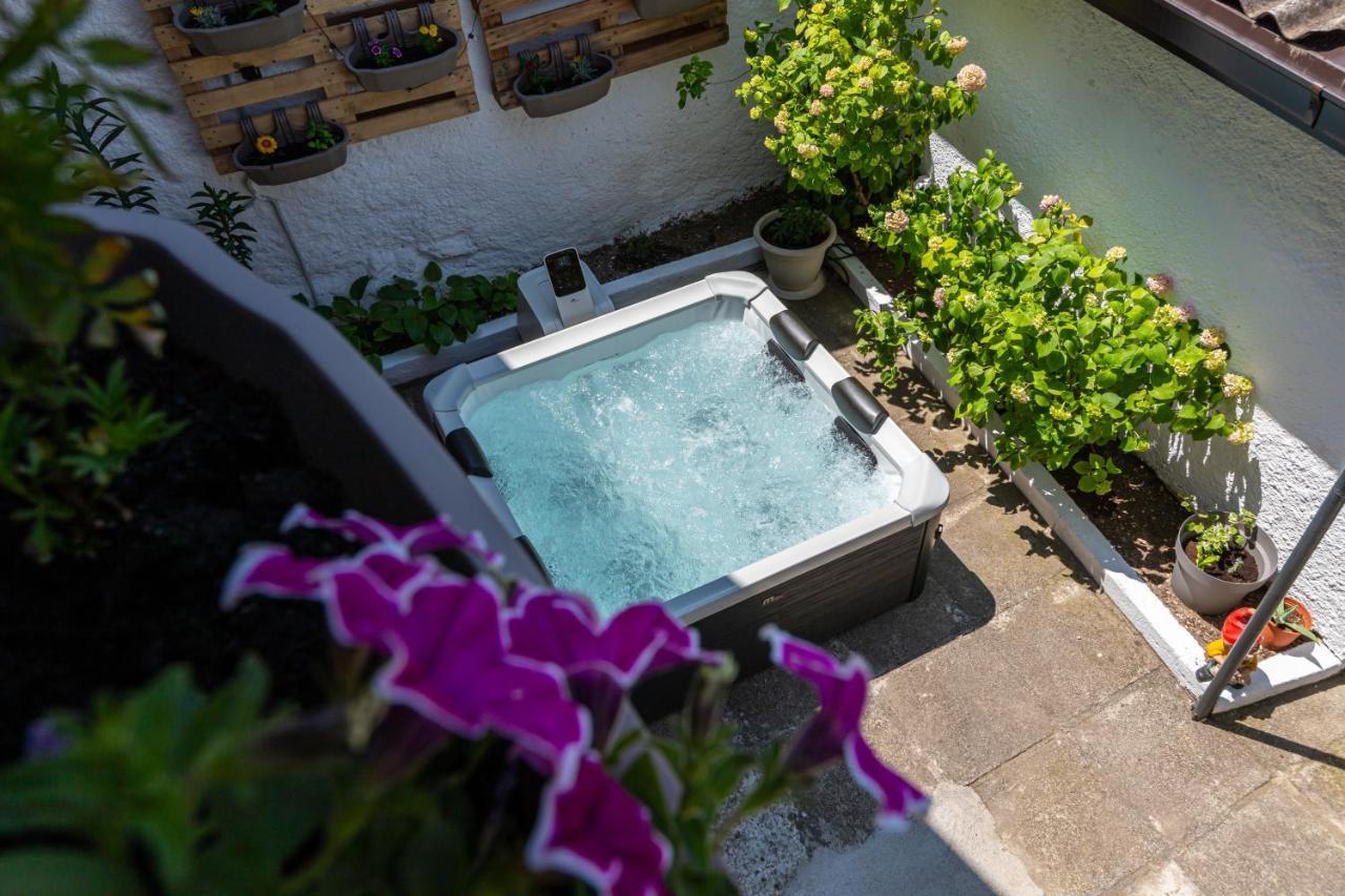 Self Check-In Apartment With Jacuzzi Мостар Екстер'єр фото